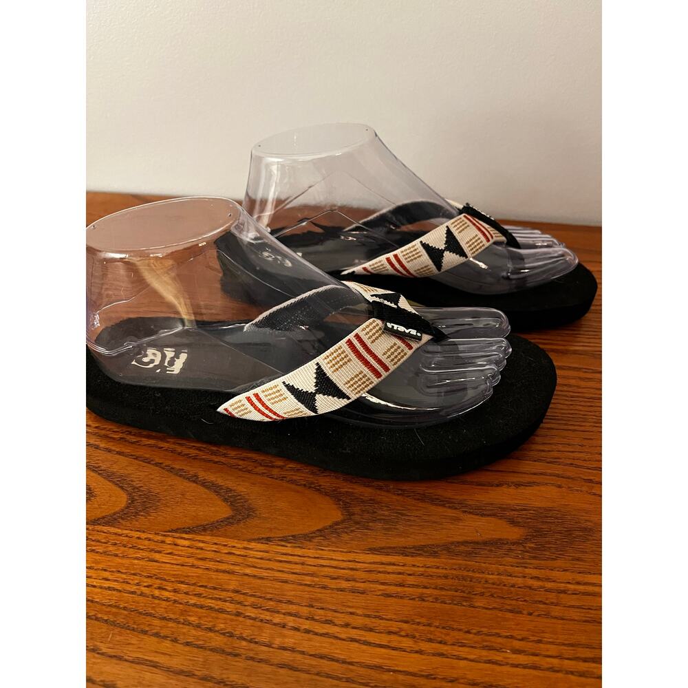 Teva Mush II Flip Flops Black Geometric Tribal Print Sandals Women's Size 8 - Picture 2 of 7